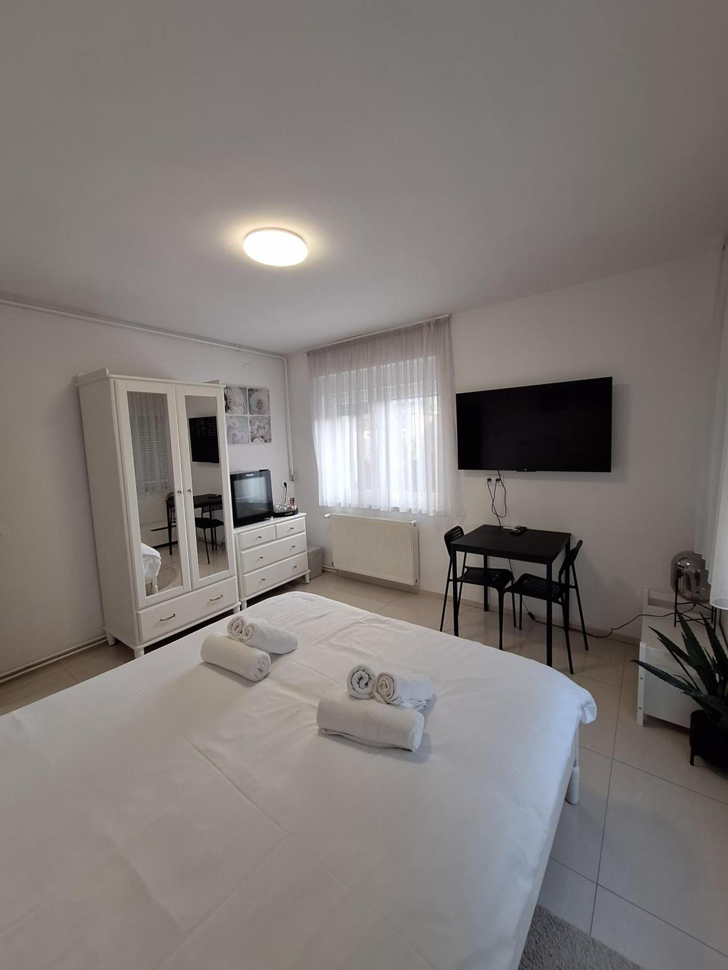 Comfort Rooms Remiza - Free Private Parking - Self Check-In Zagreb Exterior foto